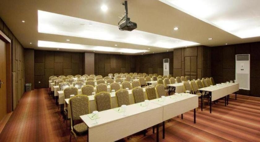 Aswin Hotel And Spa Μακασάρ Εξωτερικό φωτογραφία